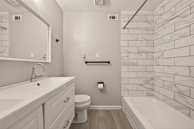 Building Photo - 4955 Wigton Dr