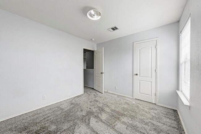 Building Photo - 530 Sheep Trail Dr