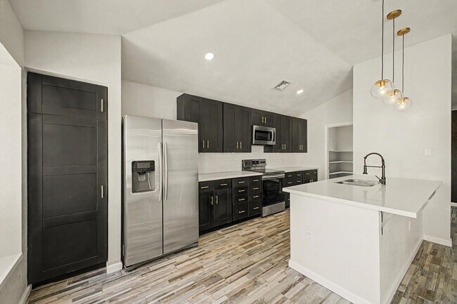 Building Photo - 4812 E Gary St