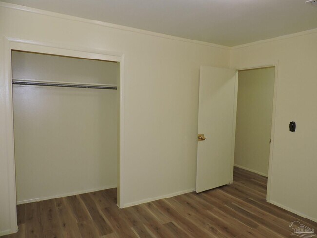 Building Photo - 146 Drew Cir