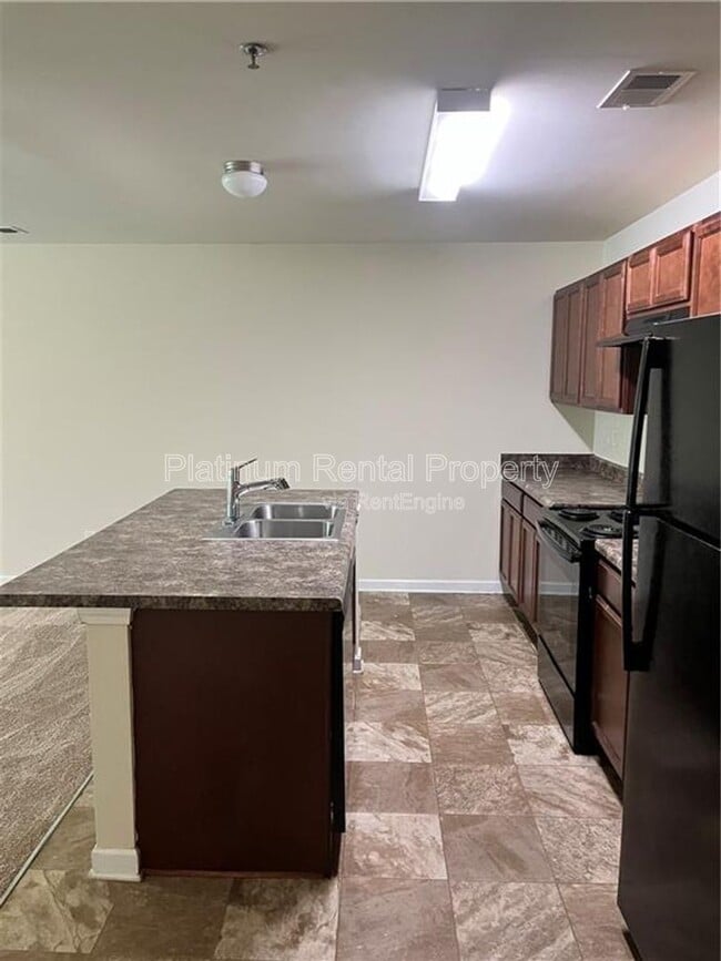 Building Photo - 2056 Belmont Cir NE