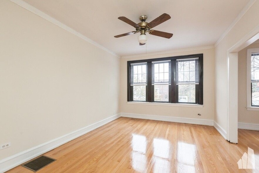 Building Photo - 1444 W Byron St