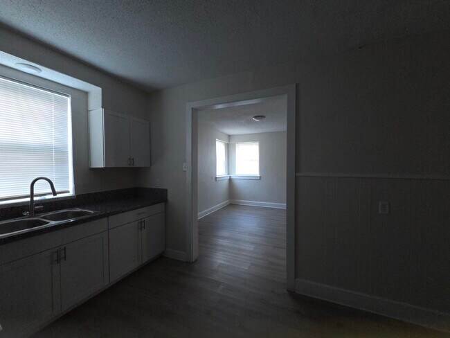 Building Photo - 3333 Farmville Rd