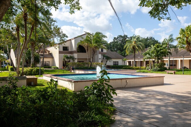 Building Photo - 2738 Carambola Cir S