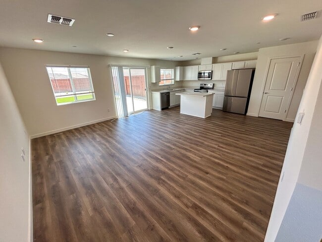 Building Photo - NEW BUILD HOME - Comfortable Living in a New Redding Neighborhood