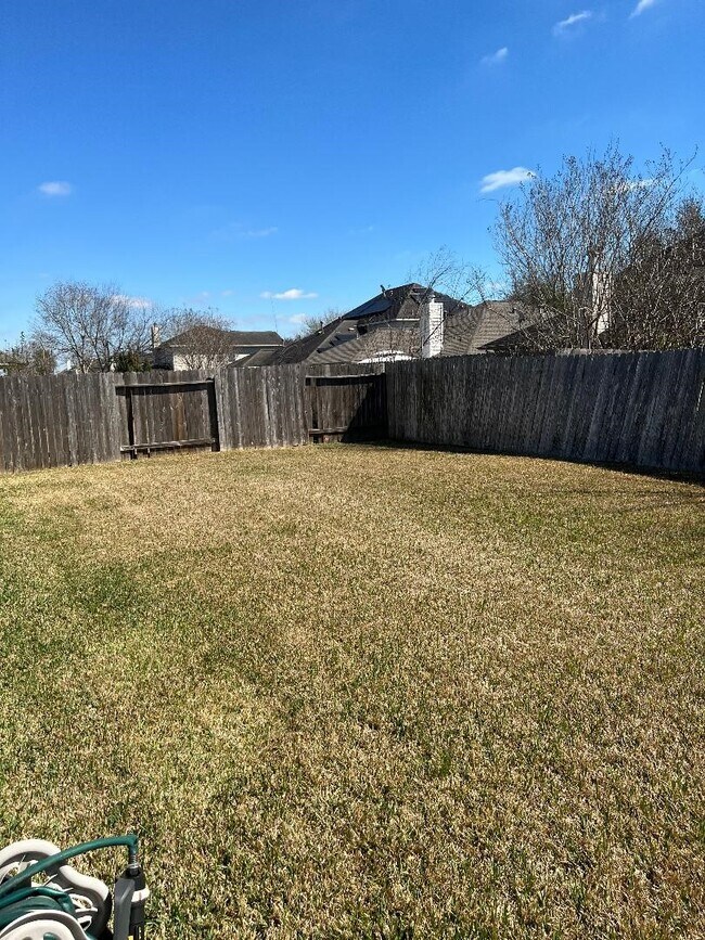 Building Photo - 3419 Selene Dr