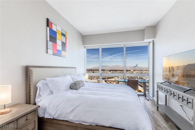 Building Photo - 4471 Dean Martin Dr