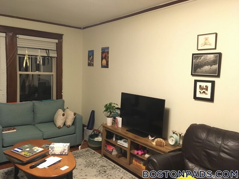 Building Photo - 155 Summer St