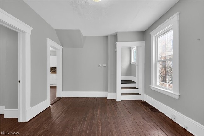 Building Photo - 1528 Newman Ave