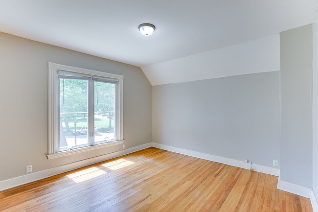 Building Photo - 4BD 2BA House in Saint Paul. AVAILABLE JUN...