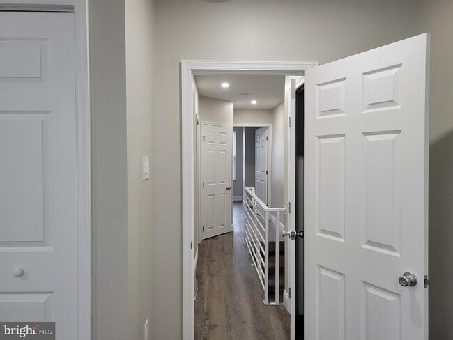 Building Photo - 1514 S 27th St