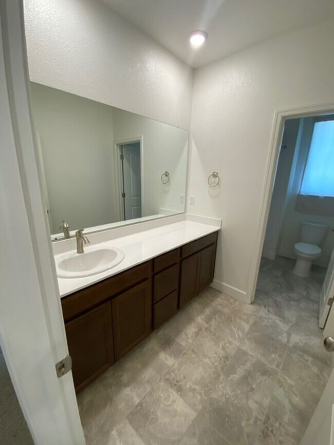 Building Photo - MOVE IN READY!  4 Bedroom Home in Whitney Ranch Rocklin