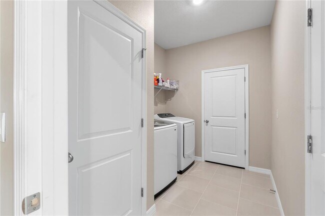 Building Photo - 33700 Hamilton Hl Ln