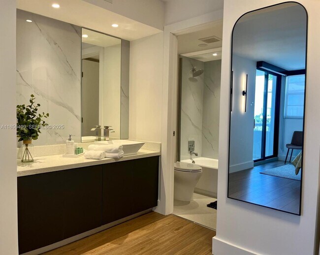 Building Photo - 6820 Indian Creek Dr