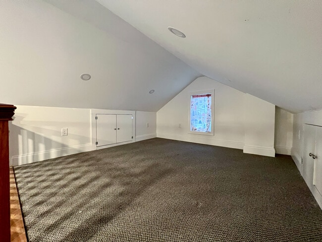 Lofted bedroom - 21 Washington St