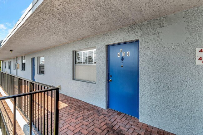 Building Photo - 14723 Cumberland Dr