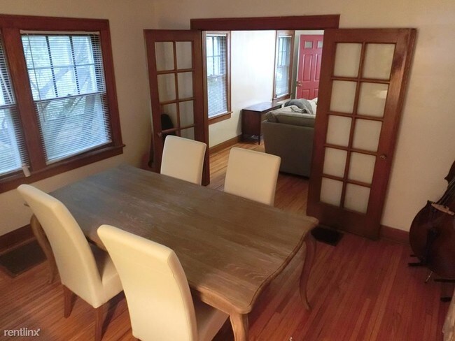 Building Photo - 3 br, 1 bath Townhome - 182 W Como Ave