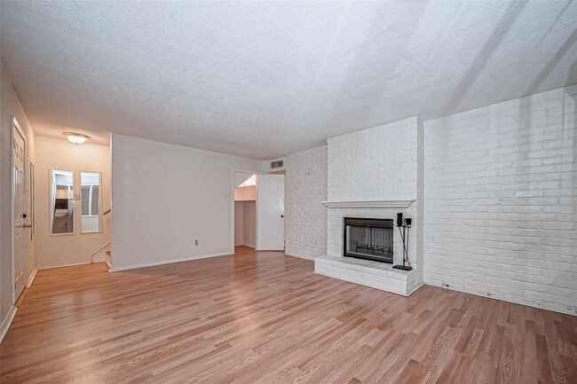 Building Photo - 4212 Belle Park Dr