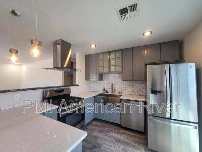 Building Photo - 881 Beardsley Dr