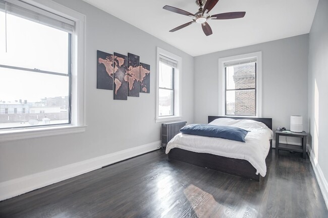 Building Photo - 148 37th St