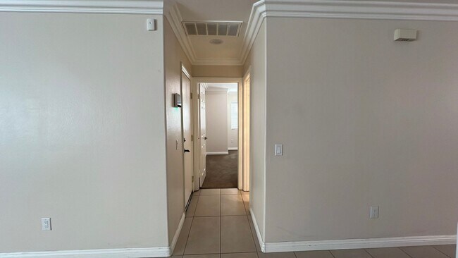 Building Photo - Beautiful West Lancaster Home
