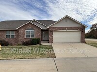 Building Photo - 47 Oak Pointe Cir