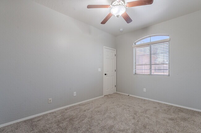 Building Photo - 4133 S Ponderosa Dr