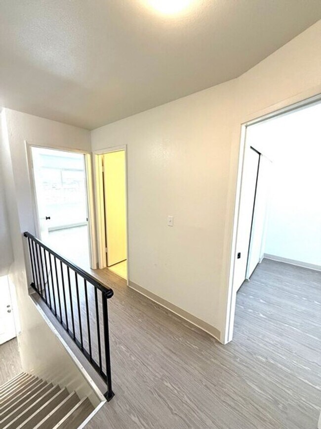Building Photo - Remodeled Guadalupe 2 bedroom apt