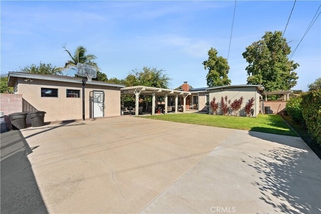 Building Photo - 855 N 3rd Ave