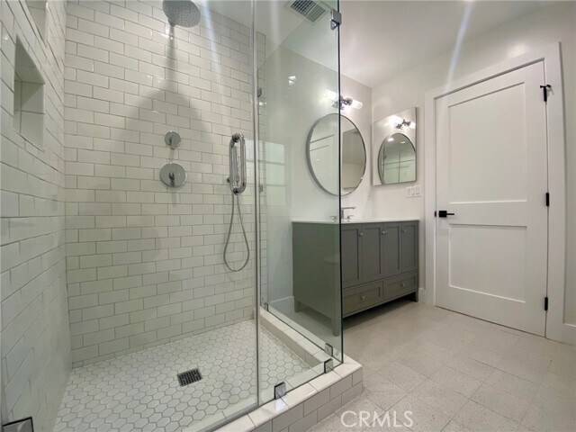 Building Photo - 3645 Vía Palomino