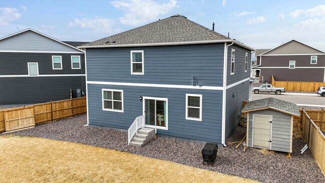 Building Photo - Like New Home W/ 3 Bed, Office, & Loft