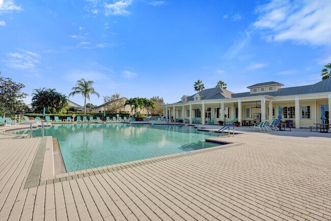 Building Photo - 118 NW Pleasant Grove Way