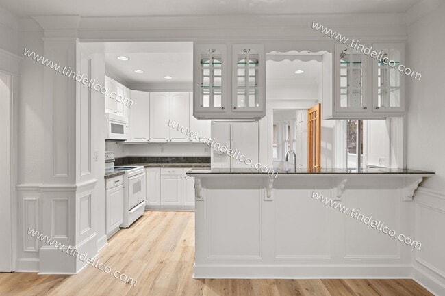 Building Photo - Beautiful North Portland Home —3- Bedrooms, Garage, Fenced Yard & Bonus Space