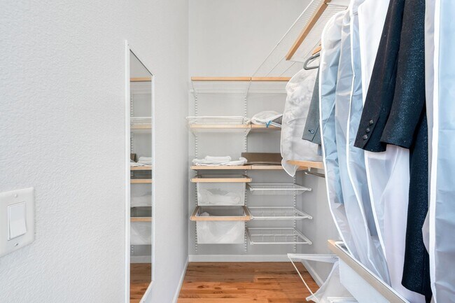 Building Photo - 2BD, 2BA Corner Unit Condo in Lowry