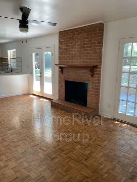 Building Photo - 473 Shiloh Dr