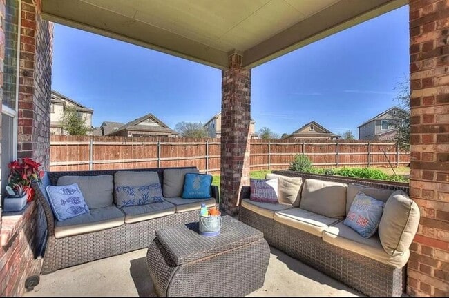 Building Photo - 2950 E Old Settlers Blvd