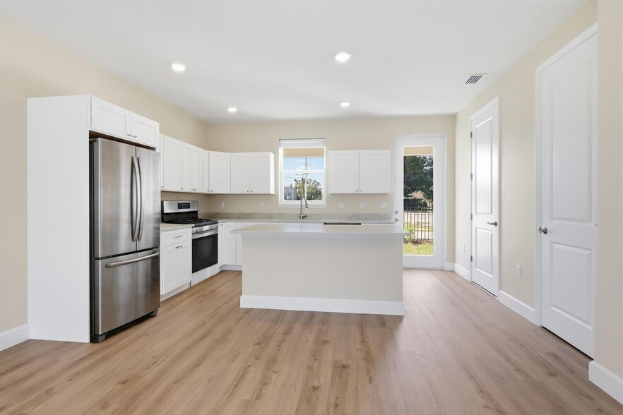 Building Photo - 216 S Florida Ave