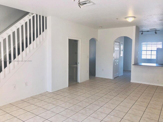 Building Photo - 5670 NW 116th Ave