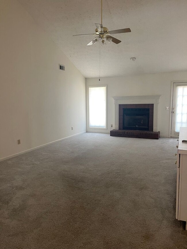 Building Photo - Single Family - Auburn