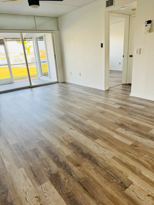 Building Photo - 26333 Nadir Rd