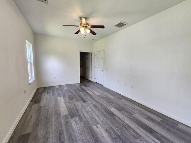 Building Photo - 3/2/2-on a Cul De Sac-Ready for move in