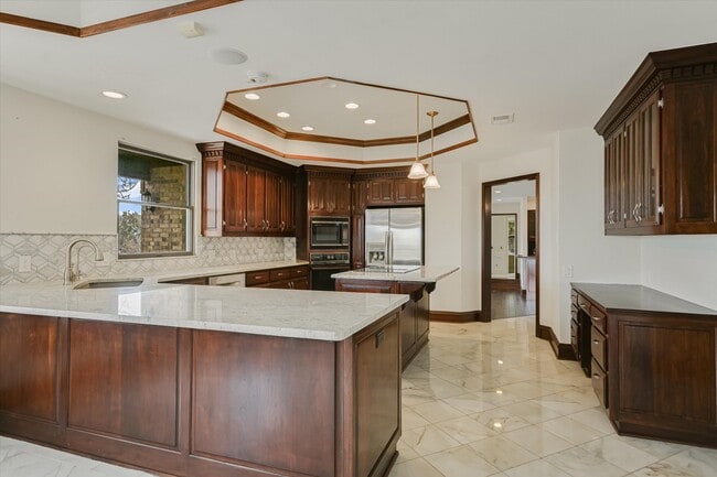 Building Photo - 4000 Belmont Park Dr