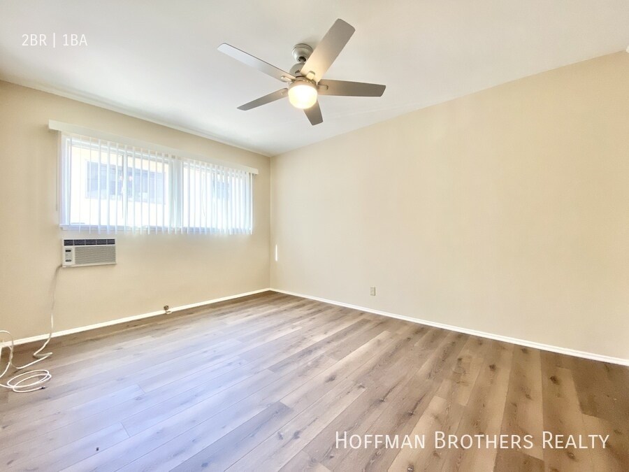 Building Photo - 1220 N Harper Ave