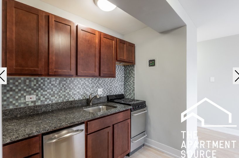 Building Photo - 445 W Wellington Ave