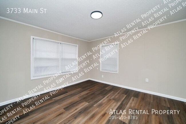 Building Photo - 3733 Main St