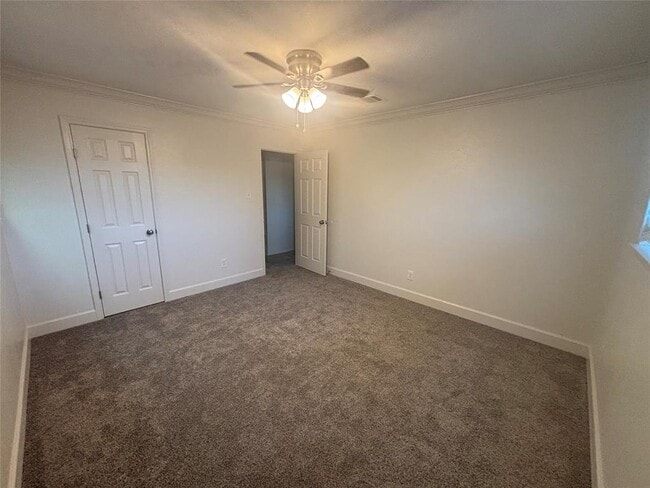 Building Photo - 6801 Star Dr