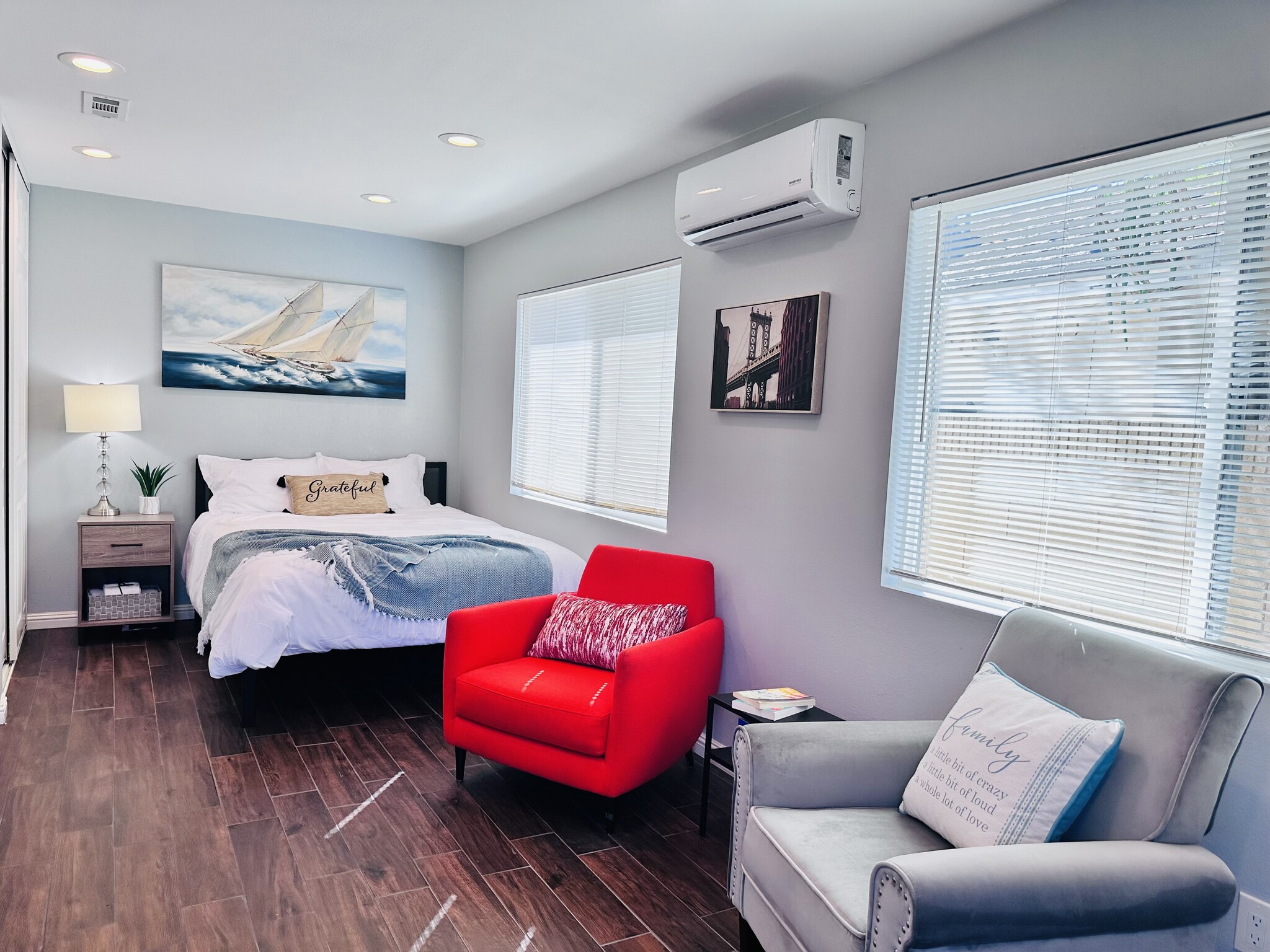 Building Photo - 2621 Wallace Ave