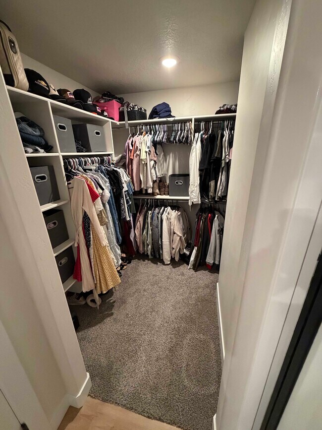 Building Photo - 1162 N 550 W