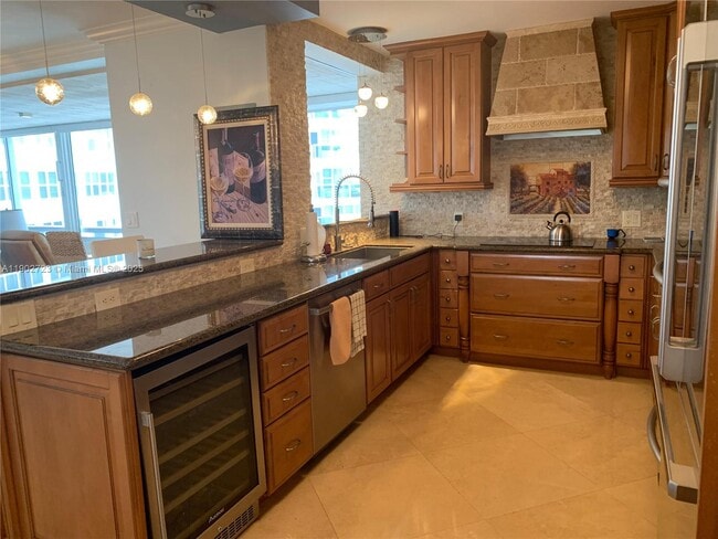 Building Photo - 3600 Galt Ocean Dr