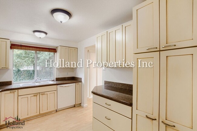 Building Photo - 13178 SW Tamera Ln